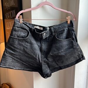 ***WORN ONCE***‎ Universal Thread Black Jean Shorts Mid-Rise Style